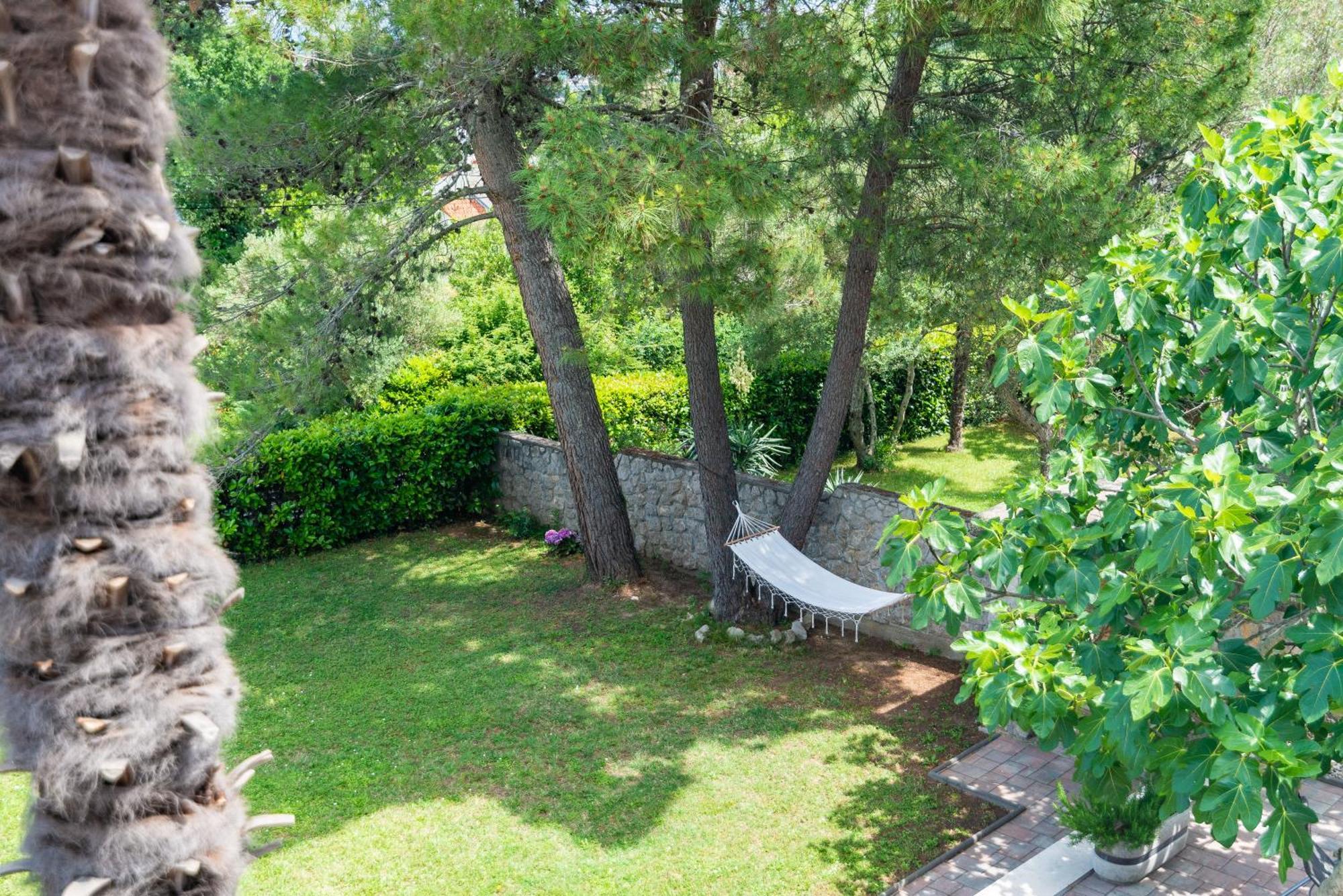 Private Soulset With Swimming Pool Willa *