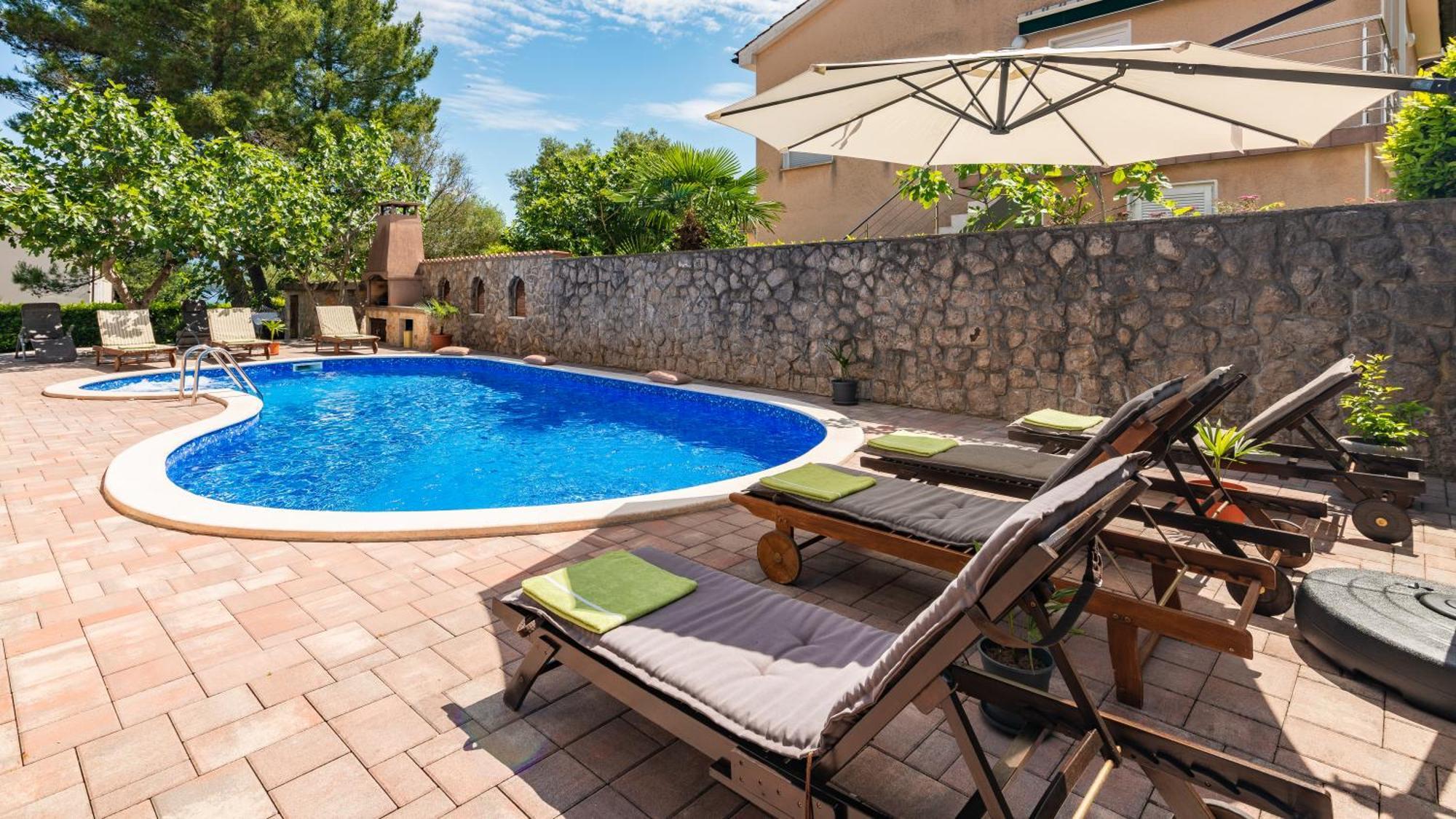 Private Soulset With Swimming Pool Vantacici