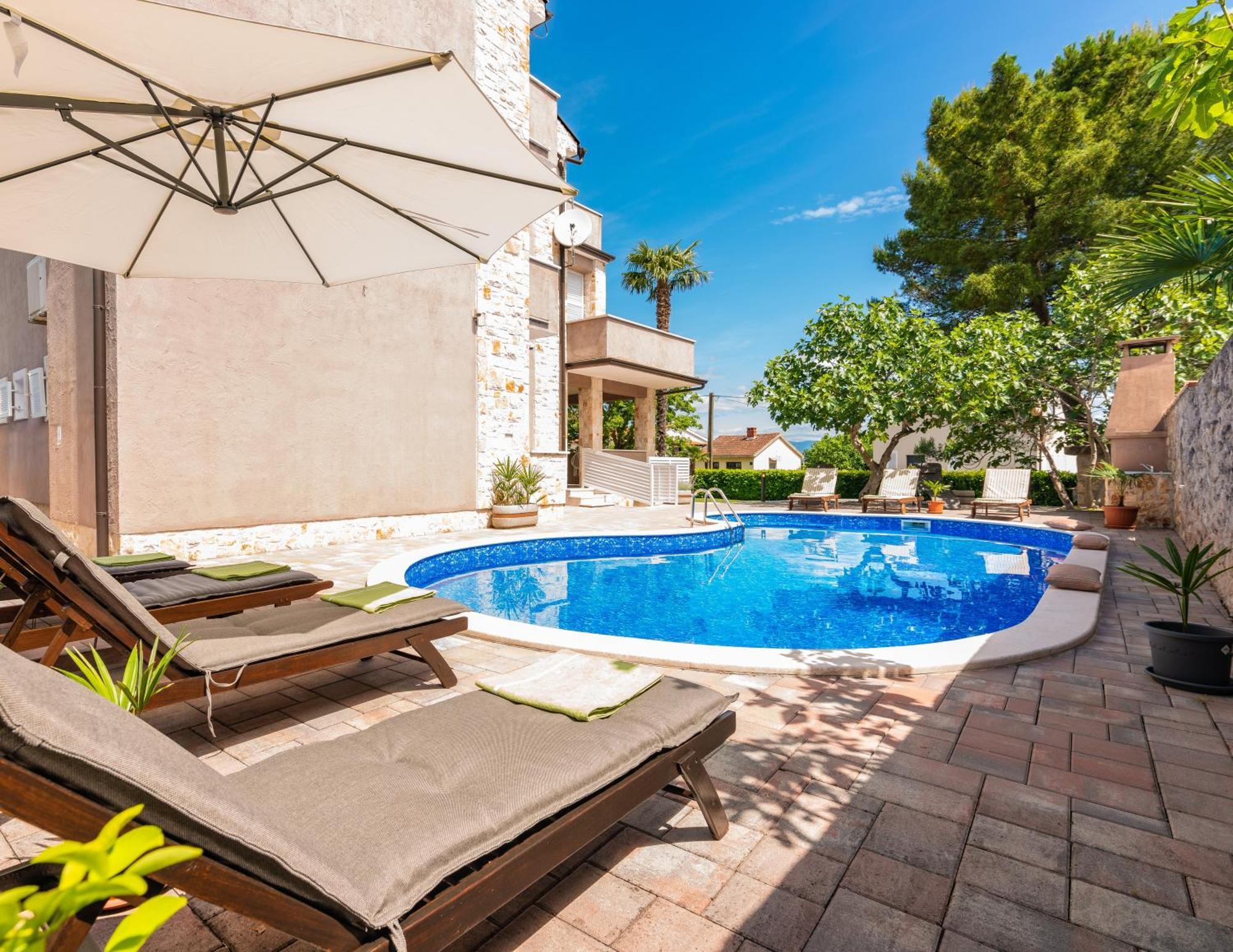 Private Soulset With Swimming Pool Villa Vantacici