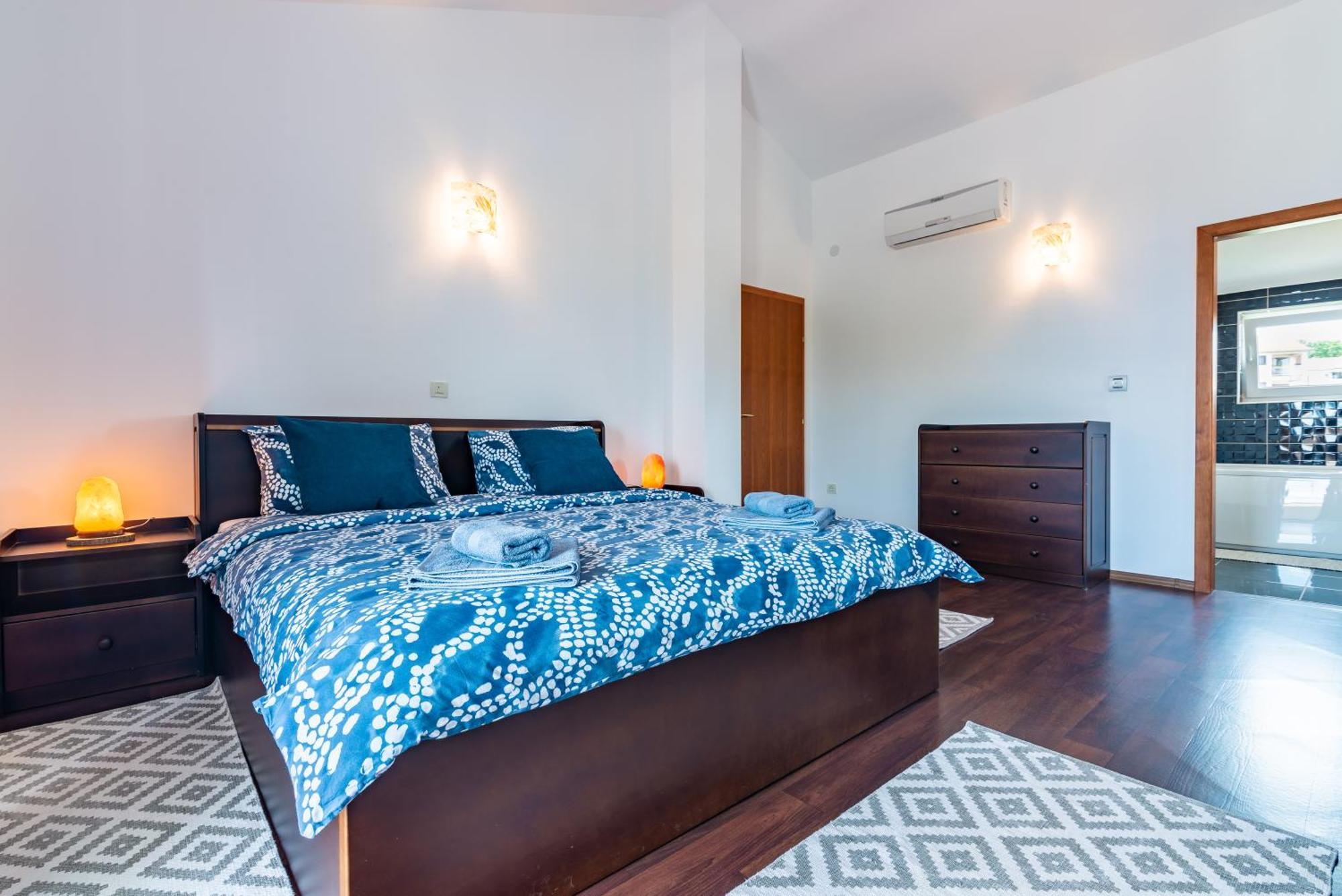Private Soulset With Swimming Pool Vantacici